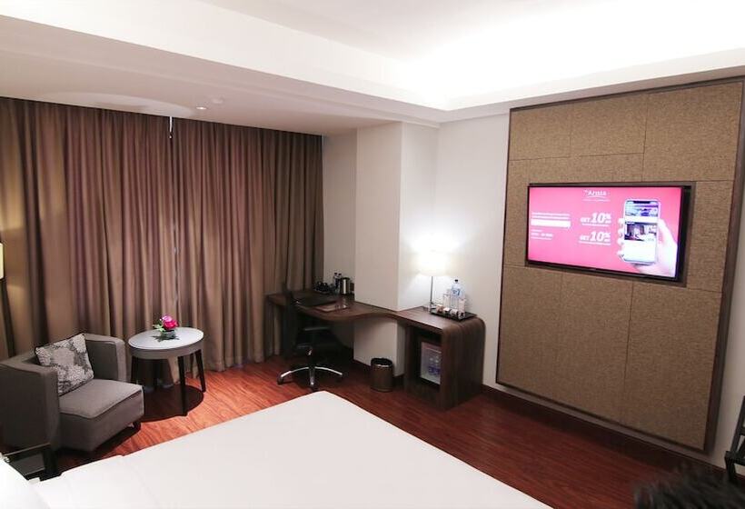 디럭스 룸, The Arista