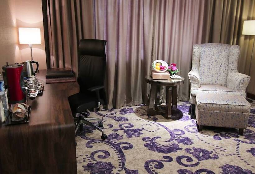 클럽 룸, The Arista