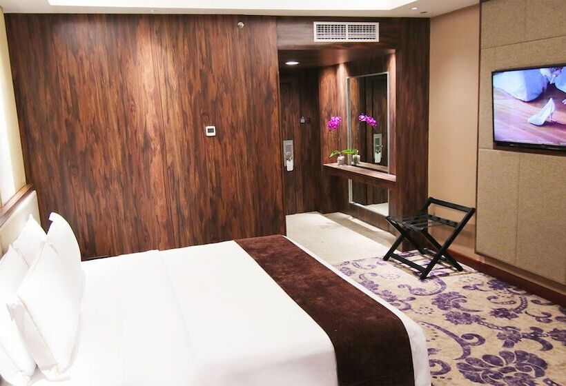 클럽 룸, The Arista