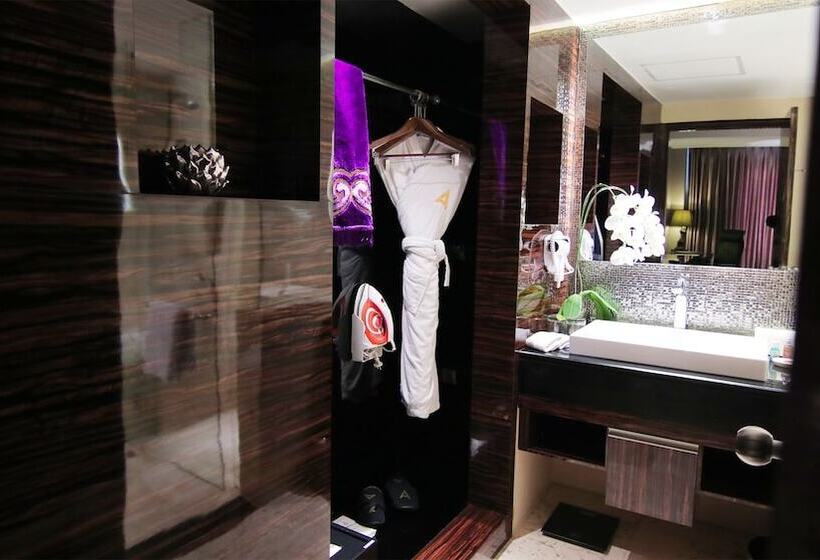 이그제큐티브 스위트, The Arista