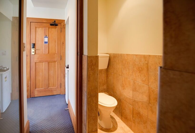 חדר סטנדרט לארבעה, The Cambridge