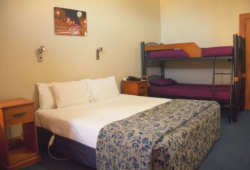 חדר סטנדרט לארבעה, The Cambridge