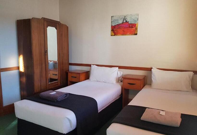 חדר סטנדרט חדר אמבטיה משותף, The Cambridge