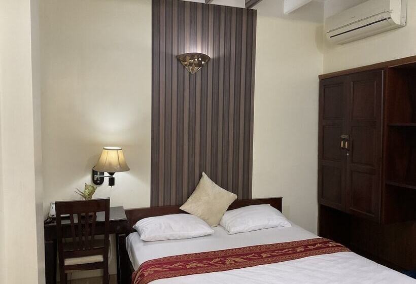 استودیوی استاندارد, Minh Chau