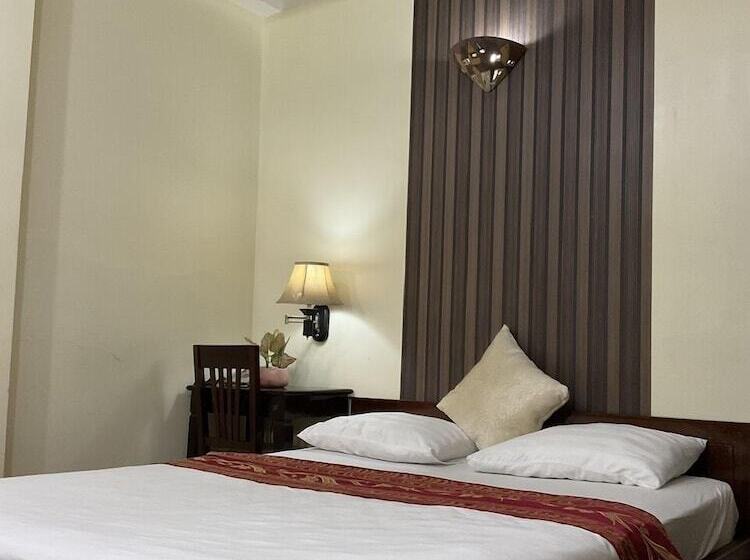 استودیوی استاندارد, Minh Chau