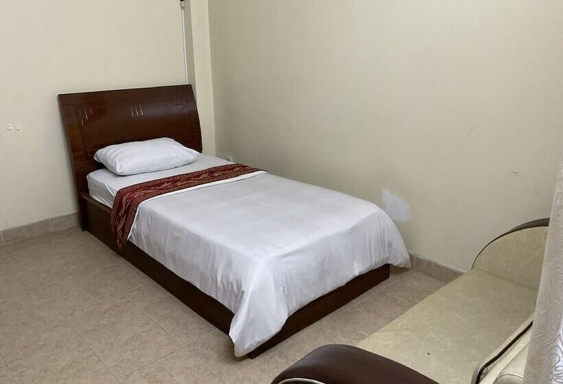 اتاق لوکس سه تخته, Minh Chau