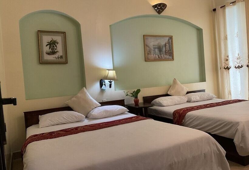 اتاق لوکس, Minh Chau