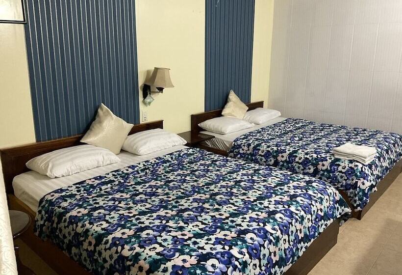 اتاق لوکس, Minh Chau