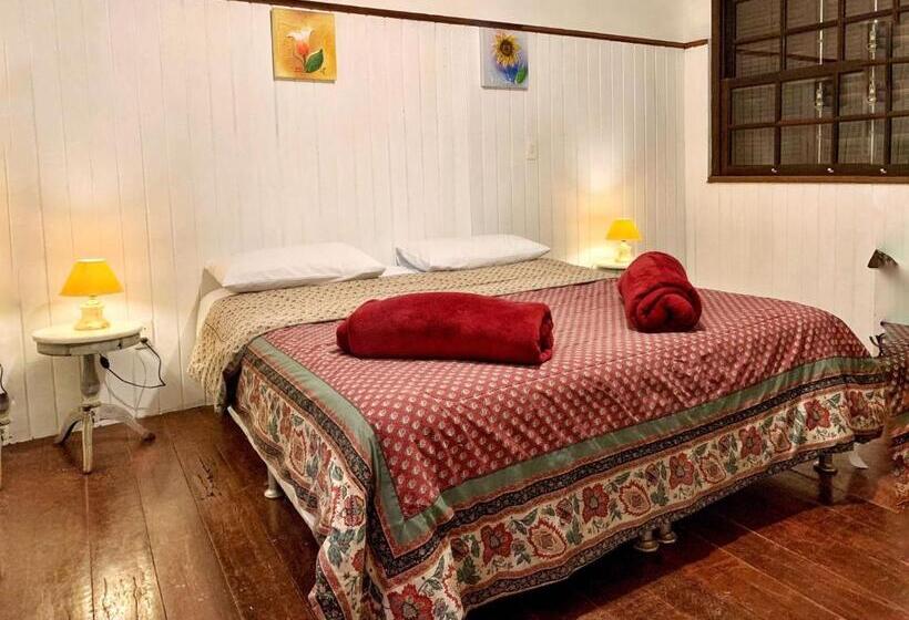 带阳台的三人标准间, Pousada Valle Paradiso