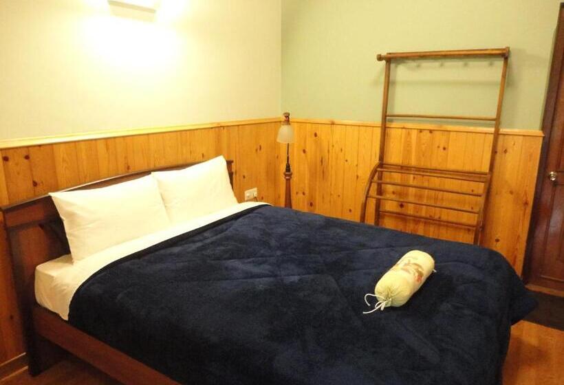 Номер Deluxe, The Hill Town Cottage