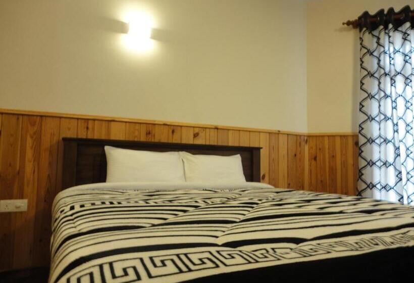 디럭스 트리플 룸, The Hill Town Cottage