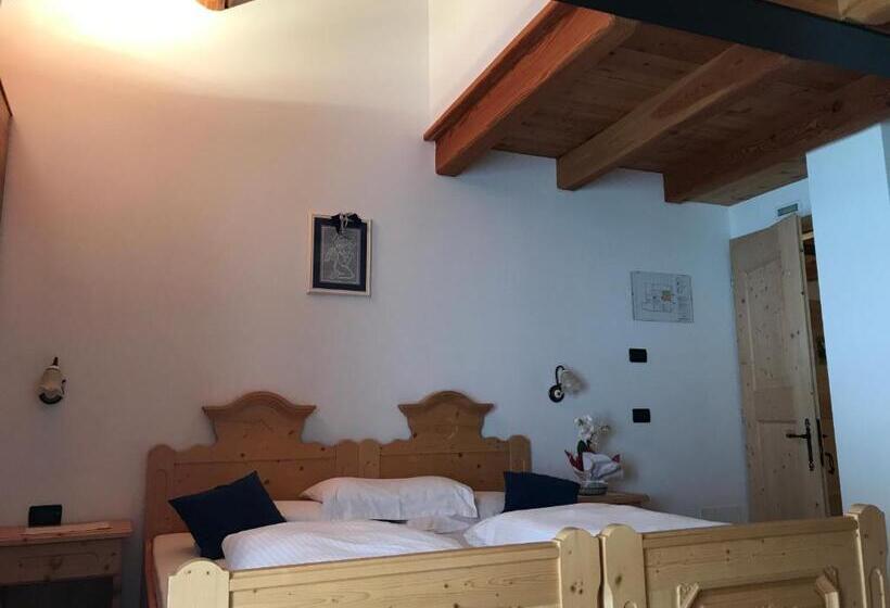 Pokój Standard Trzyosobowy, Agritur Dalaip Dei Pape