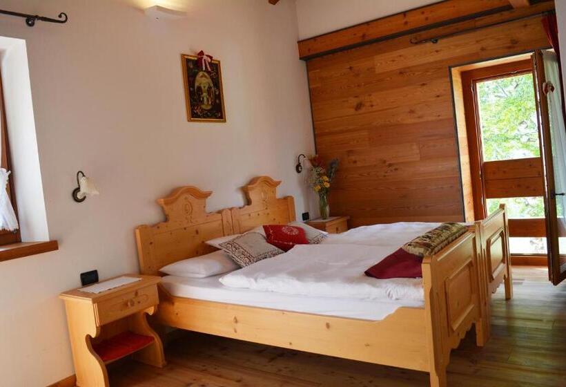 Pokój Standard Trzyosobowy, Agritur Dalaip Dei Pape