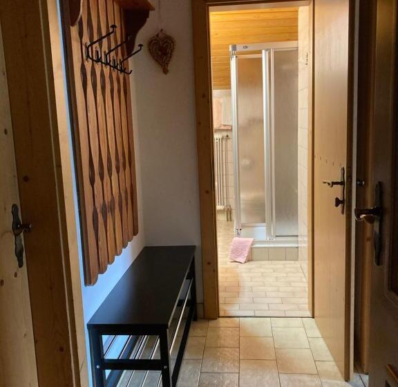 Appartement met 2 Slaapkamers en Balkon, Ellmauhof