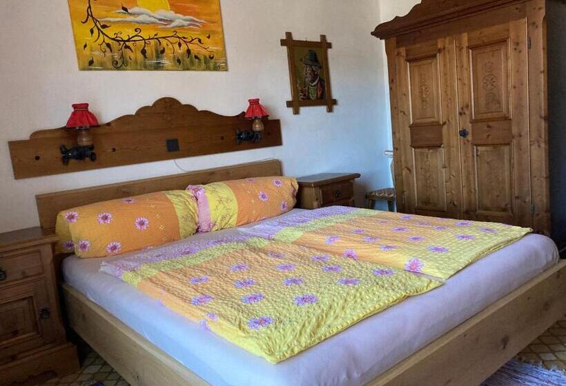 Appartement met 2 Slaapkamers en Balkon, Ellmauhof