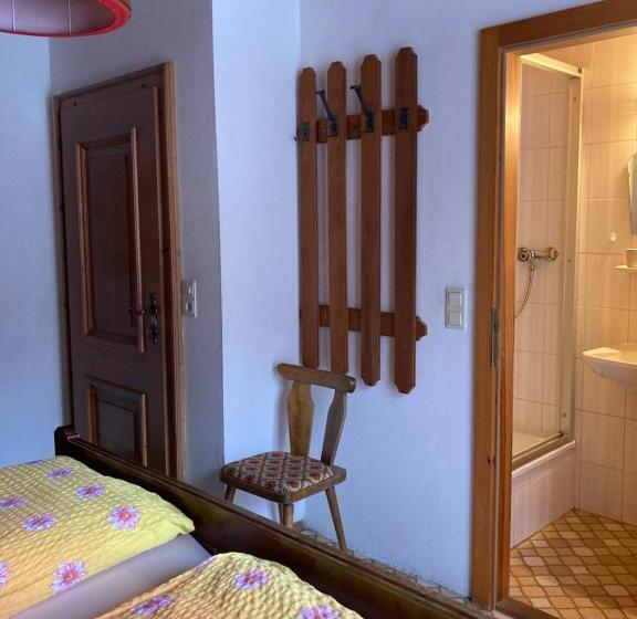 Appartement met 2 Slaapkamers en Balkon, Ellmauhof