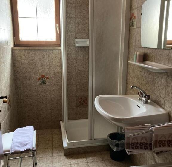 Appartement met 2 Slaapkamers en Balkon, Ellmauhof