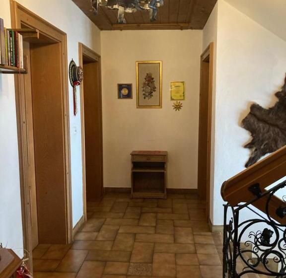 Appartement met 2 Slaapkamers en Balkon, Ellmauhof