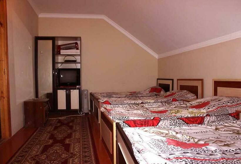 اتاق استاندارد چهار تخته, Umud