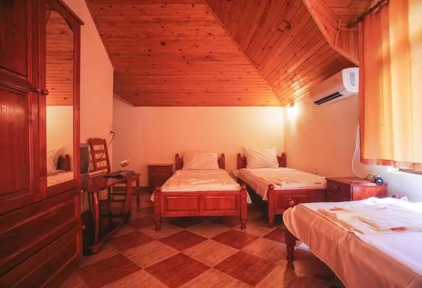 اتاق استاندارد سه نفره, Guest House Yoanna