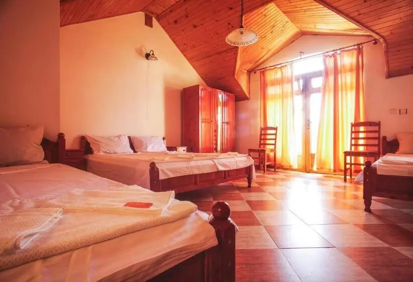 اتاق کلاسیک چهارنفره, Guest House Yoanna