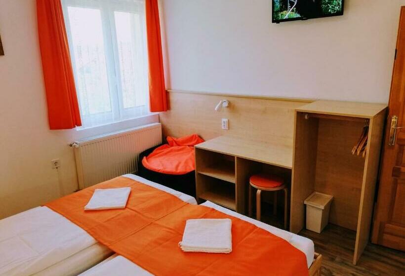 Номер Стандарт Вид на Сад, Lótuszvirág Vendégház