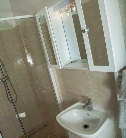 Четырехместный Номер Стандарт, Lótuszvirág Vendégház