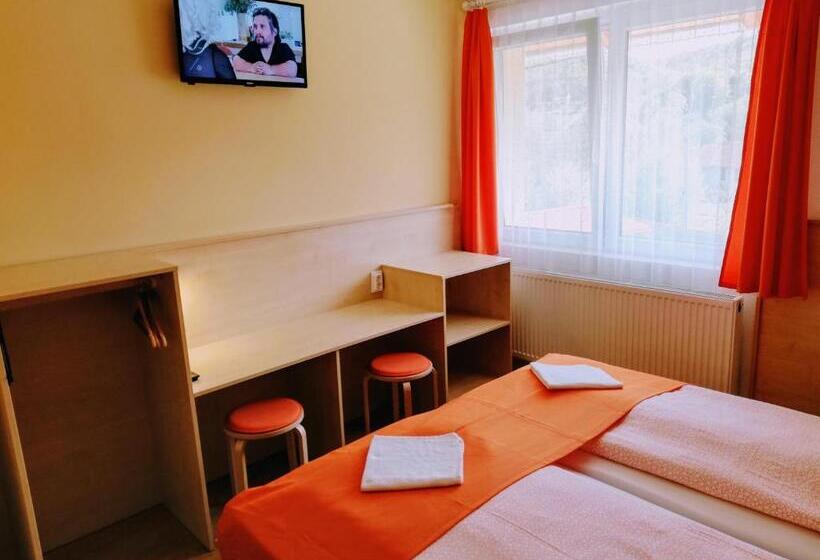 Номер Стандарт Трехместный, Lótuszvirág Vendégház