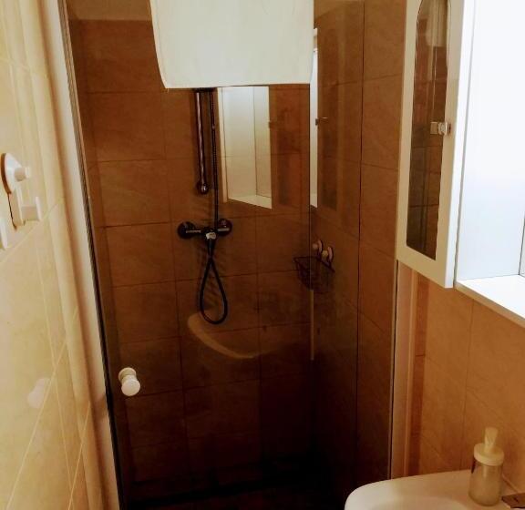 Номер Стандарт, Lótuszvirág Vendégház