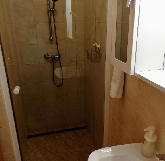 Номер Стандарт, Lótuszvirág Vendégház