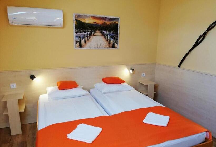 Номер Стандарт, Lótuszvirág Vendégház