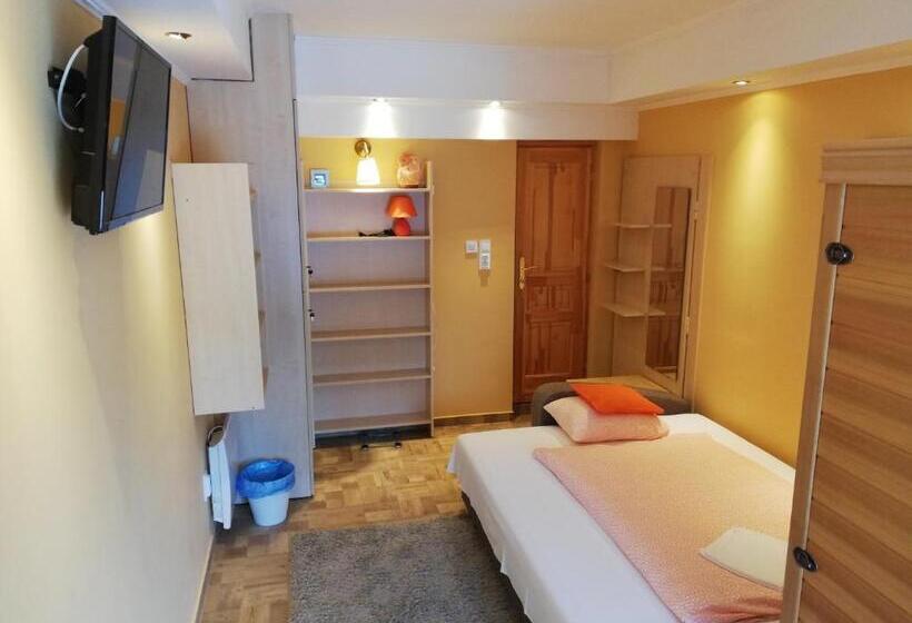 Студио Стандарт Вид на Сад, Lótuszvirág Vendégház