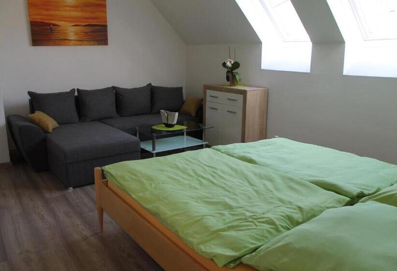 スタンダードスタジオ, Post Hostel For Youth, Students And Pilgrims