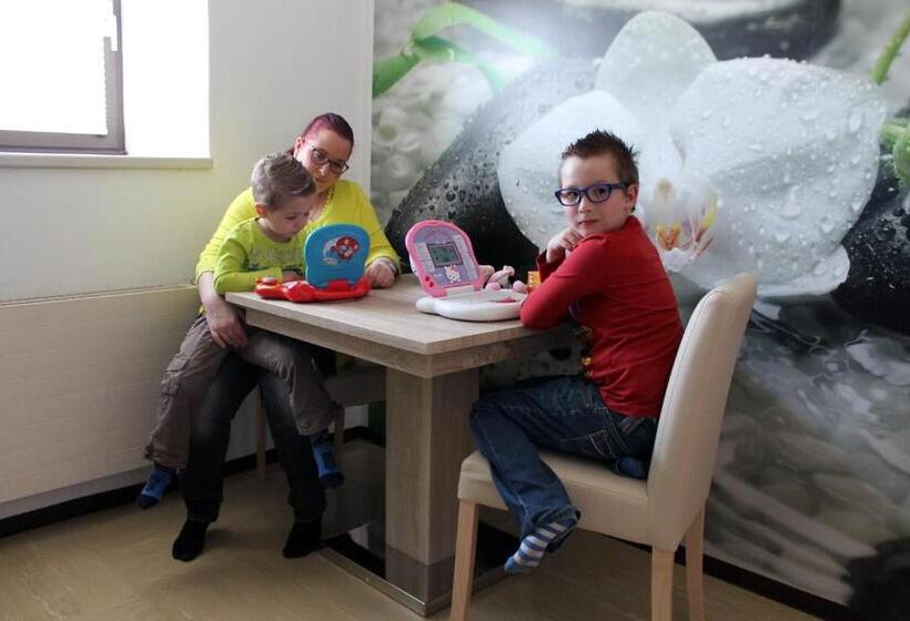 3ベッドルームアパートメント, Post Hostel For Youth, Students And Pilgrims