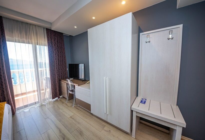 バルコニーつきオーシャンビュースーペリアルーム, Apollon Sarande