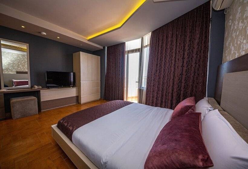 オーシャンビューのスーペリアトリプルルーム, Apollon Sarande