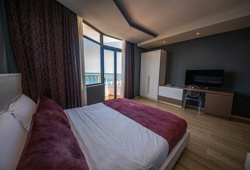 オーシャンビューのスーペリアトリプルルーム, Apollon Sarande