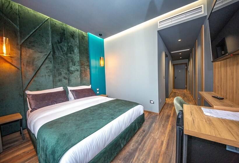 片側に海が見えるデラックスルーム, Apollon Sarande