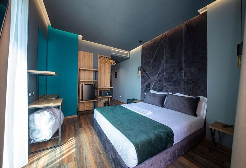 片側に海が見えるデラックスルーム, Apollon Sarande