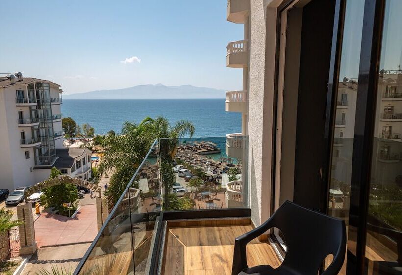 片側に海が見えるデラックスルーム, Apollon Sarande