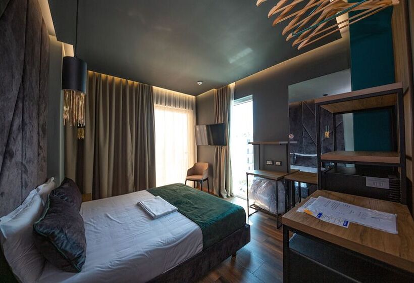 片側に海が見えるデラックスルーム, Apollon Sarande