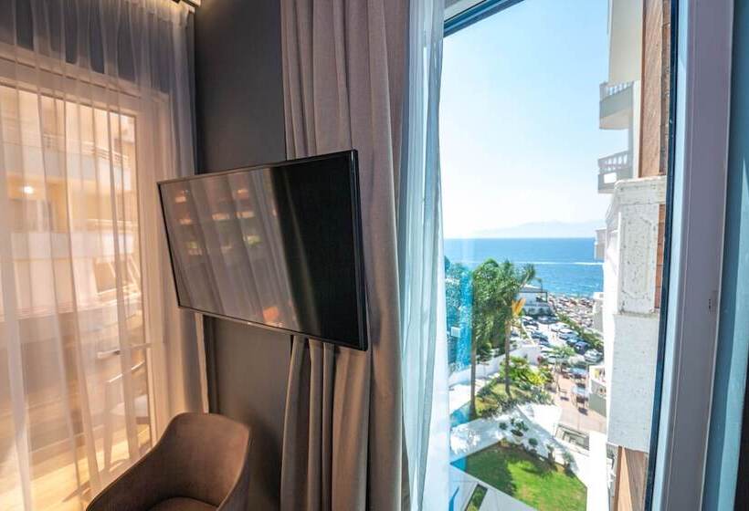 片側に海が見えるデラックスルーム, Apollon Sarande