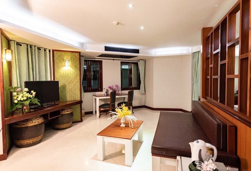 اتاق سوپریور, Dang Derm Khaosan