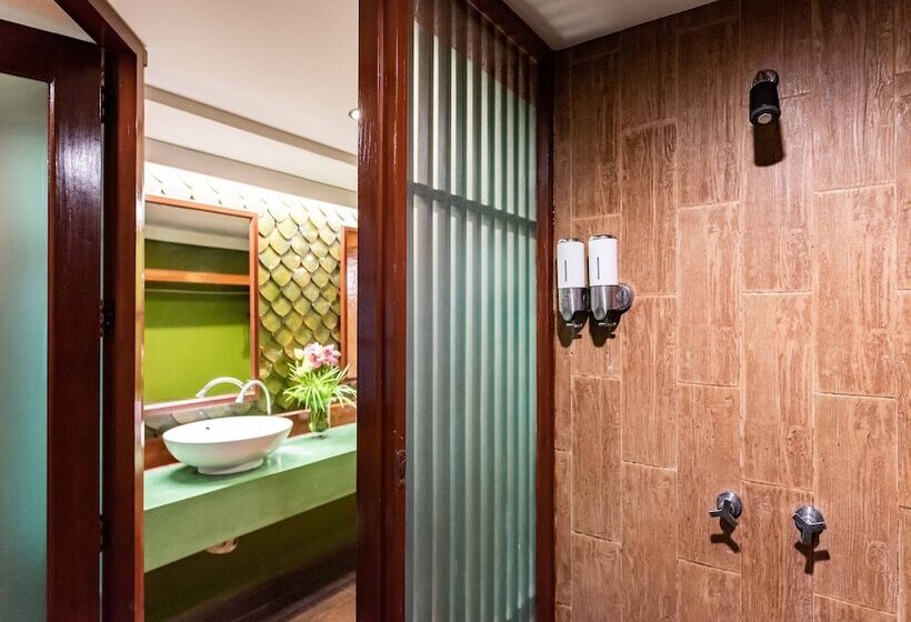 اتاق خانوادگی, Dang Derm Khaosan