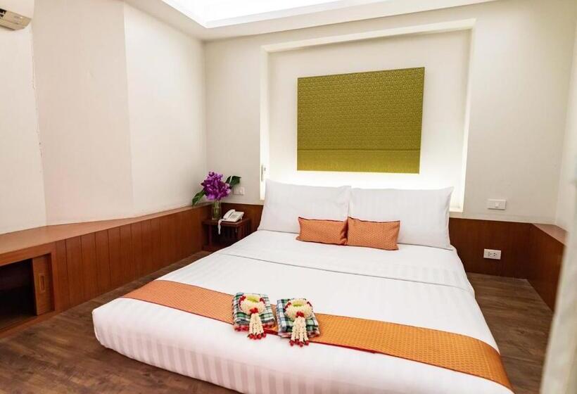 اتاق سوپریور, Dang Derm Khaosan