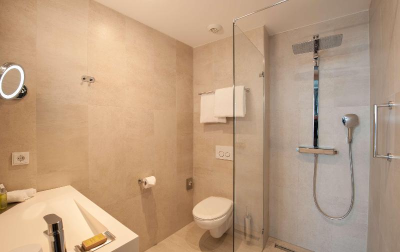 Standard Room, Doubletree By Hilton Hotel Amsterdam   Ndsm Wharf