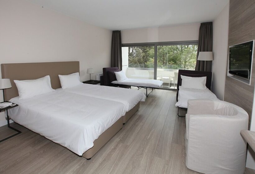 Полулюкс, Droushia Heights