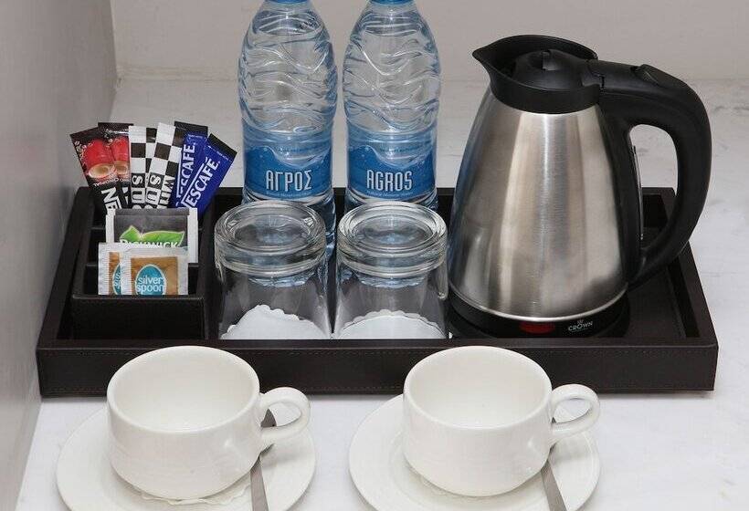 Полулюкс, Droushia Heights