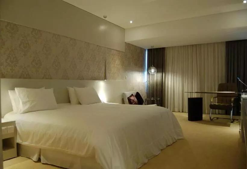 اتاق لوکس با تخت بزرگ, Nobile Hotel Convention Ciudad Del Este