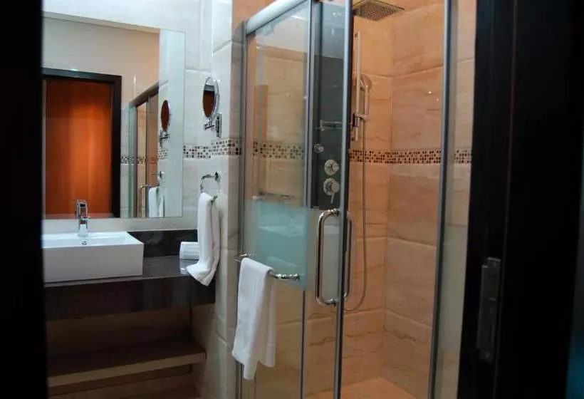 اتاق لوکس با تخت بزرگ, Nobile Hotel Convention Ciudad Del Este